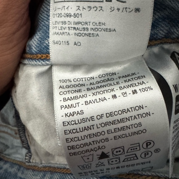 LEVIS Premium Distressed WEDGIE STRAIGHT Jean - Picture 10 of 16